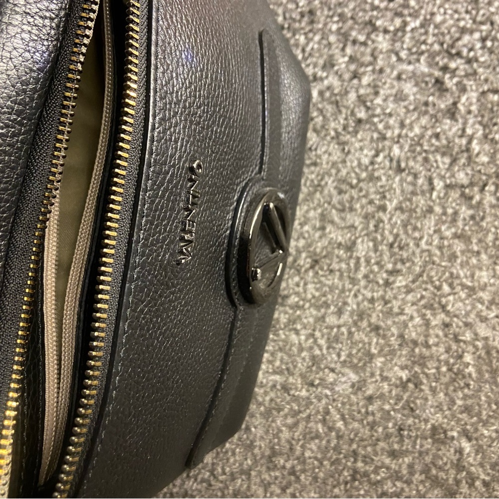 Authentic Valentino Fanny pack like new only wore once